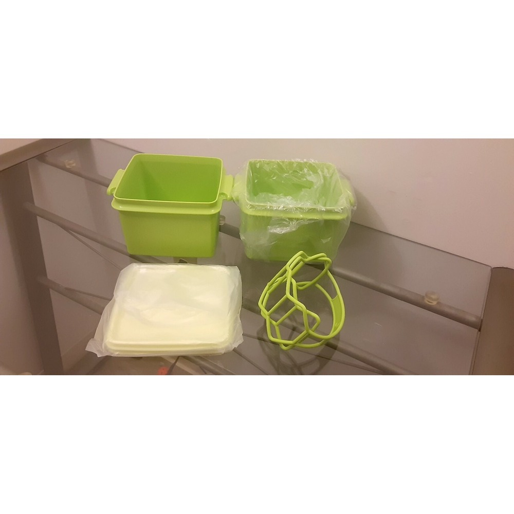 TUPPERWARE CANISTER SET WITH HANDLE